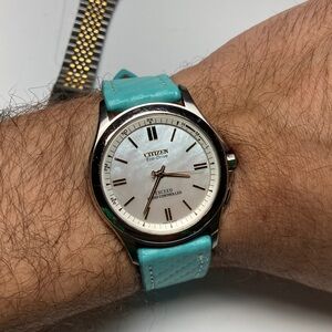 Citizen Exceed Eco Drive, H430-T005691, mother pearl dial, 2 straps